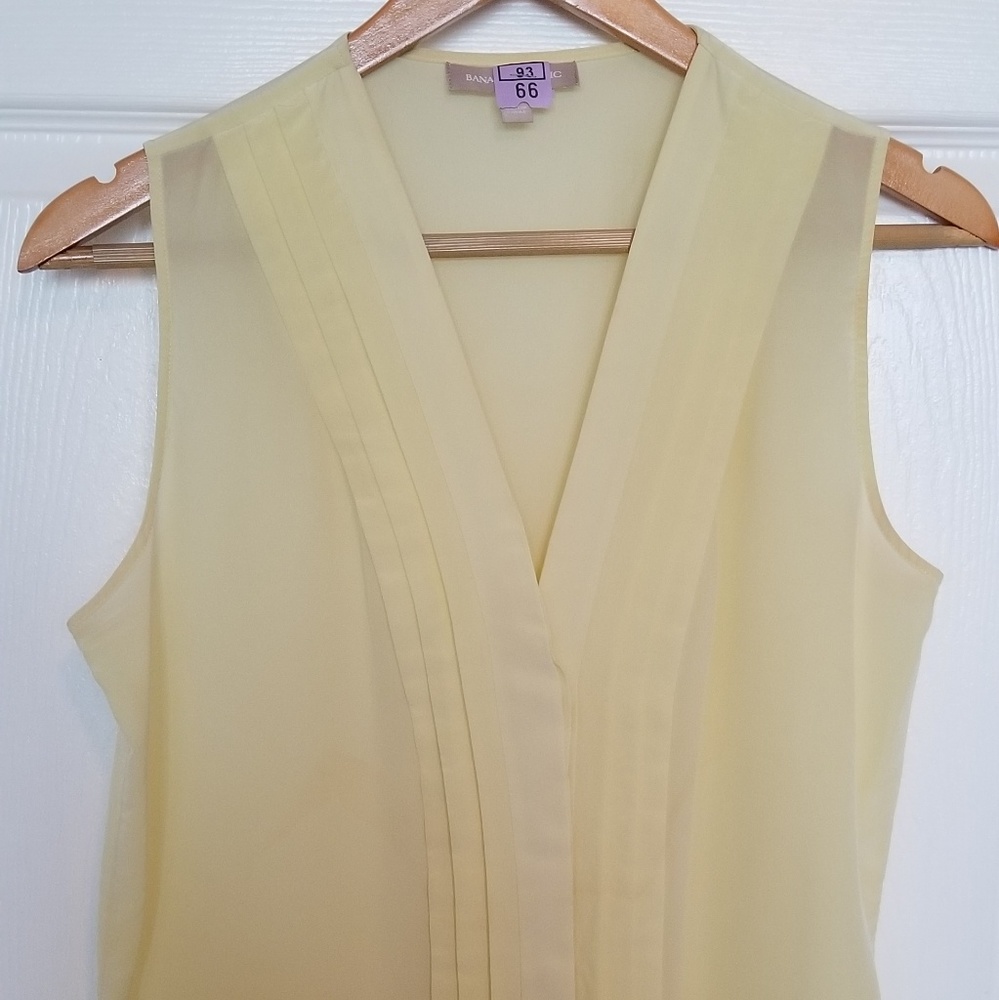 Silk Banana Republic sleeveless blouse